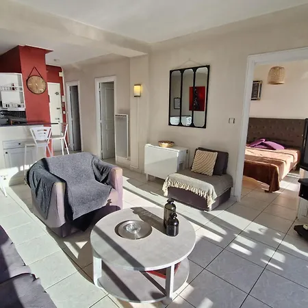 Apartment 3 Pieces Climatise Avec Parking - - Fr-1-780-70 *