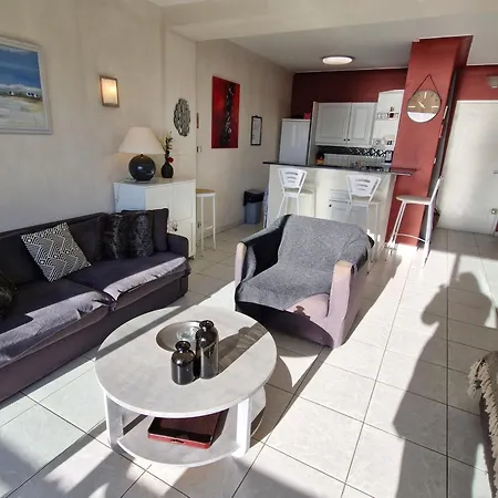 3 Pieces Climatise Avec Parking - *