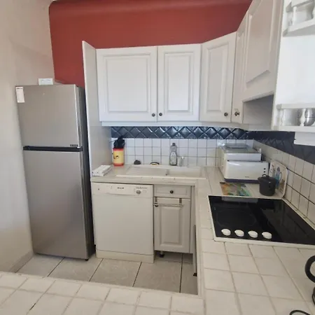 Apartment 3 Pieces Climatise Avec Parking -